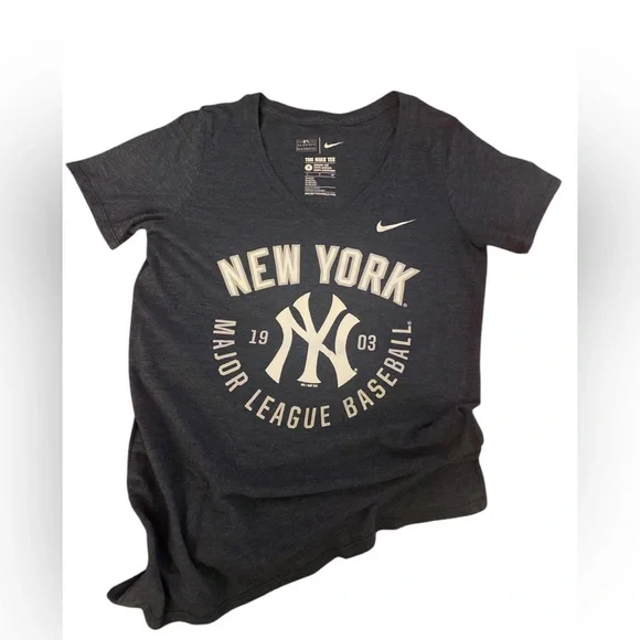 Nike Women's Navy New York Graphic Tee S EUC - Picture 3 of 6